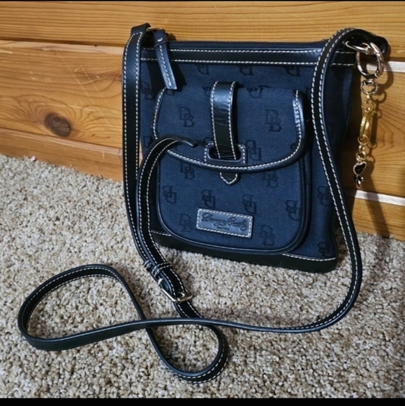 Dooney & Bourke Handbags - Dooney & Bourke Crossbody